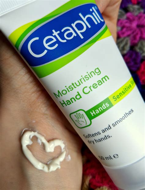 best moisturizing hand cream reviews.